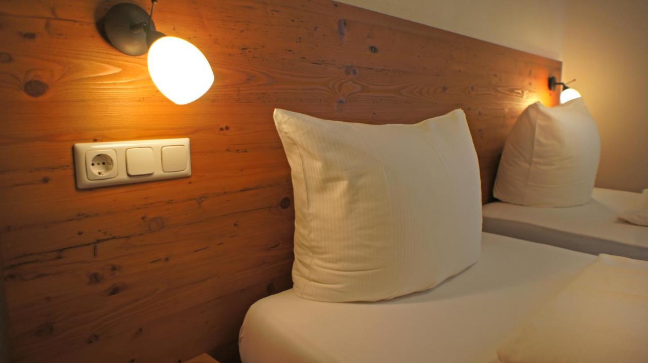 Hotel Heimfeld Restaurant Cafe Garching an Der Alz 외부 사진