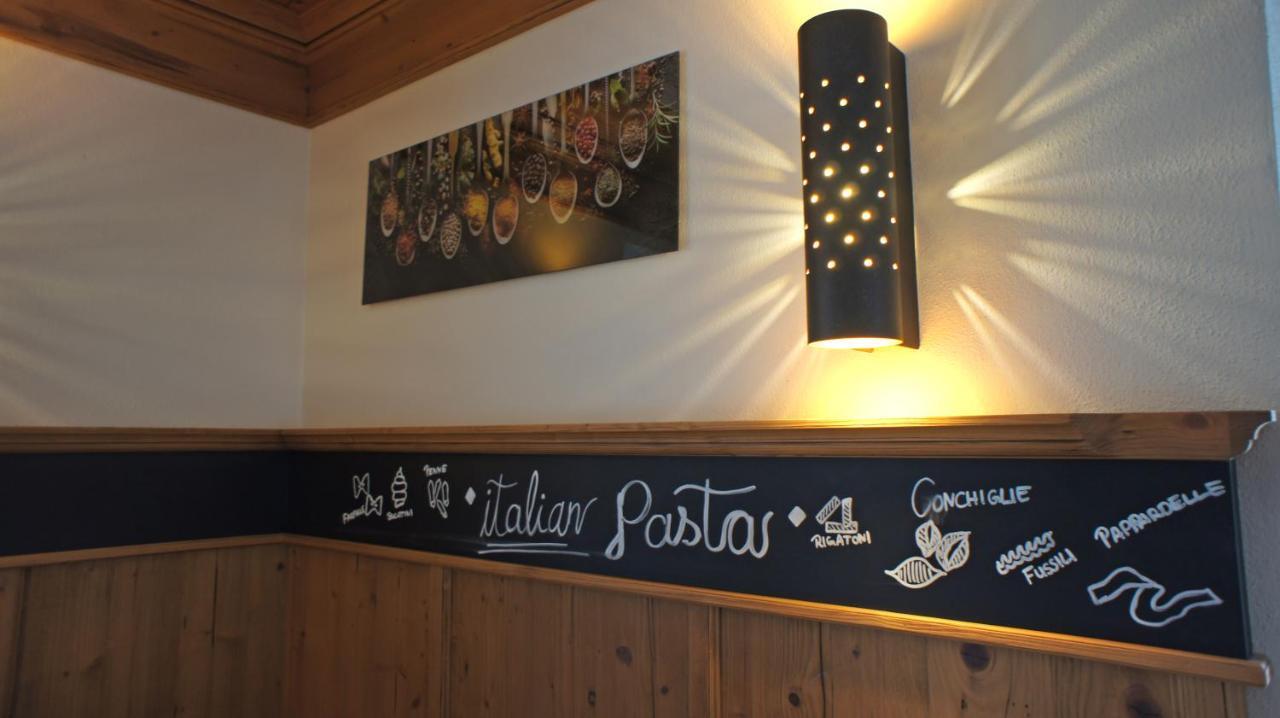 Hotel Heimfeld Restaurant Cafe Garching an Der Alz 외부 사진