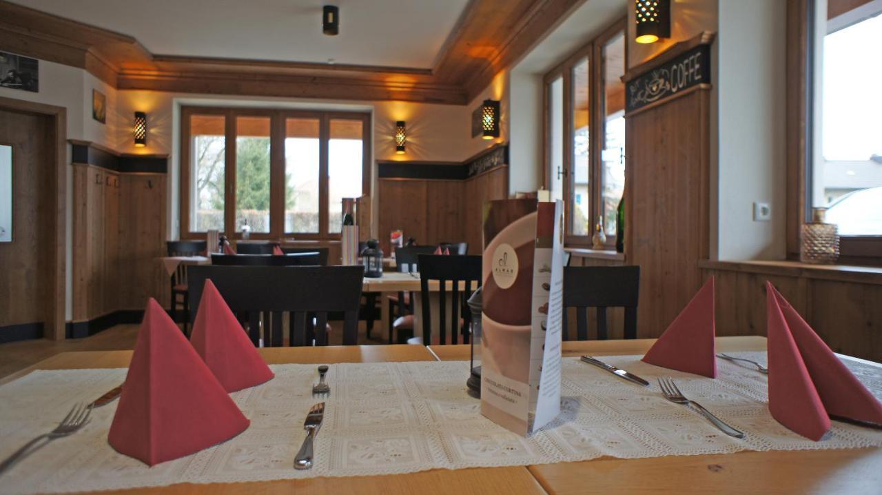 Hotel Heimfeld Restaurant Cafe Garching an Der Alz 외부 사진