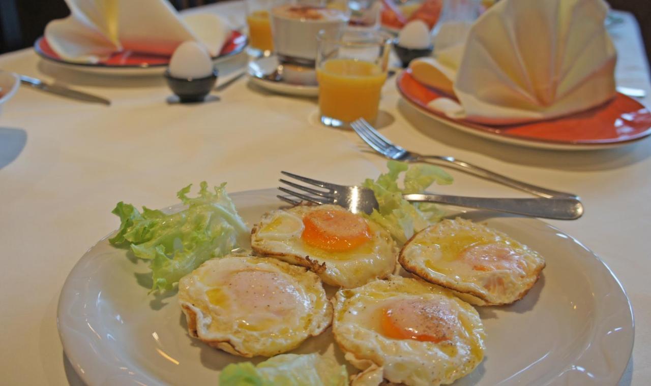 Hotel Heimfeld Restaurant Cafe Garching an Der Alz 외부 사진