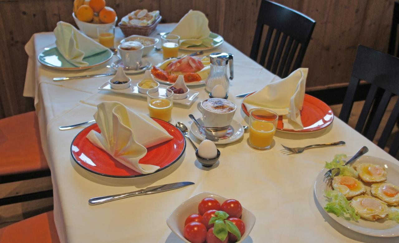 Hotel Heimfeld Restaurant Cafe Garching an Der Alz 외부 사진