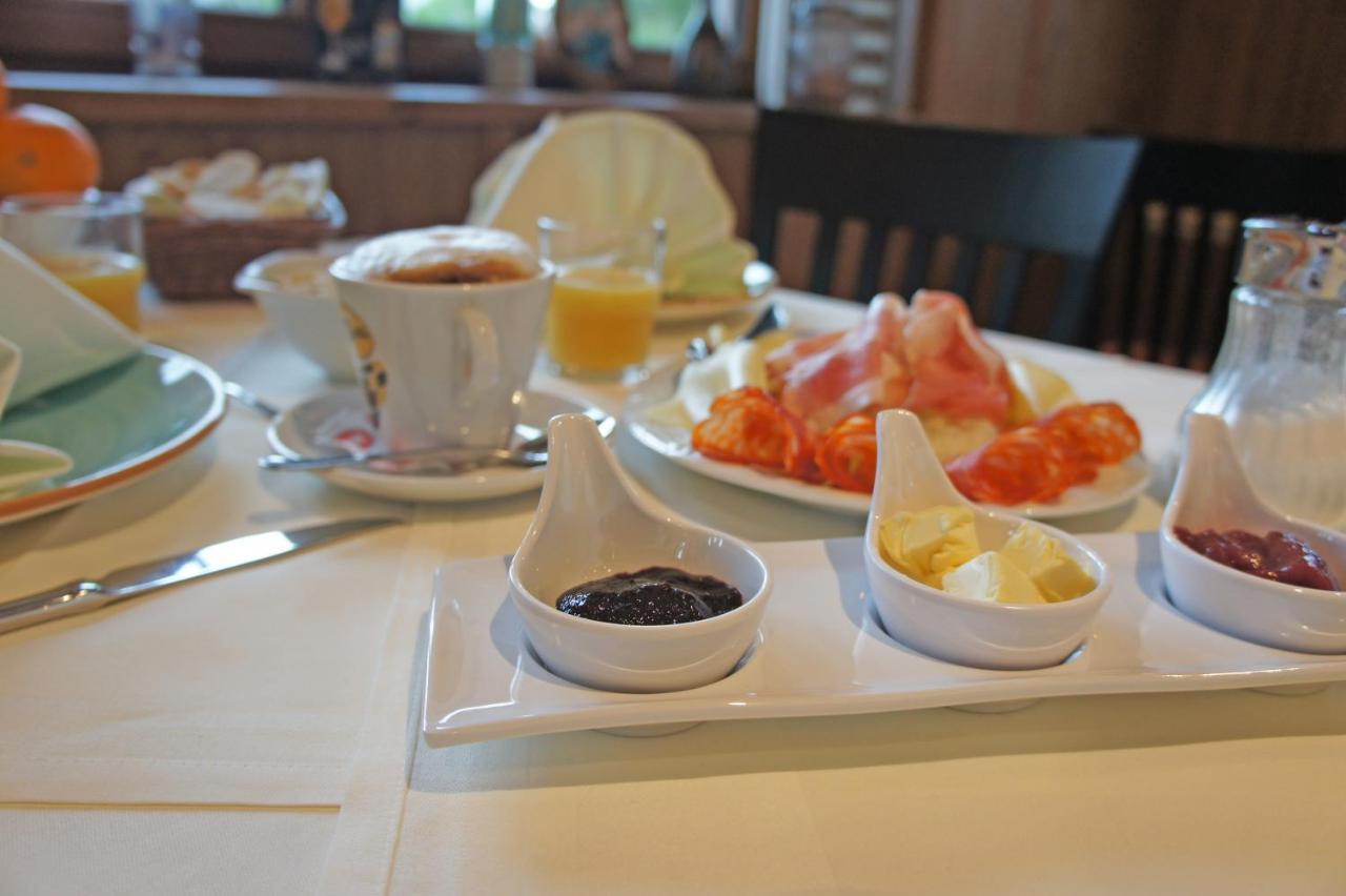 Hotel Heimfeld Restaurant Cafe Garching an Der Alz 외부 사진