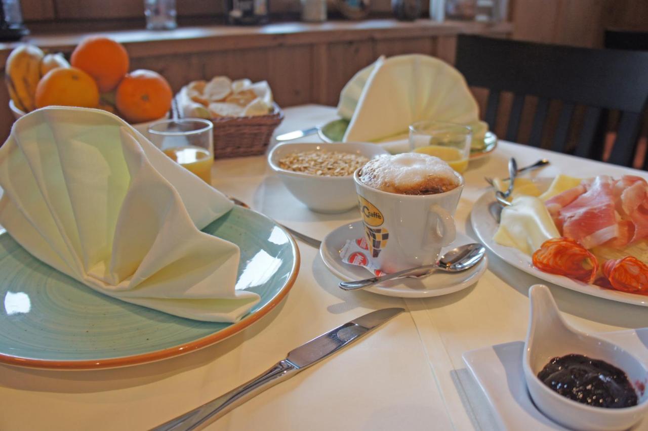 Hotel Heimfeld Restaurant Cafe Garching an Der Alz 외부 사진