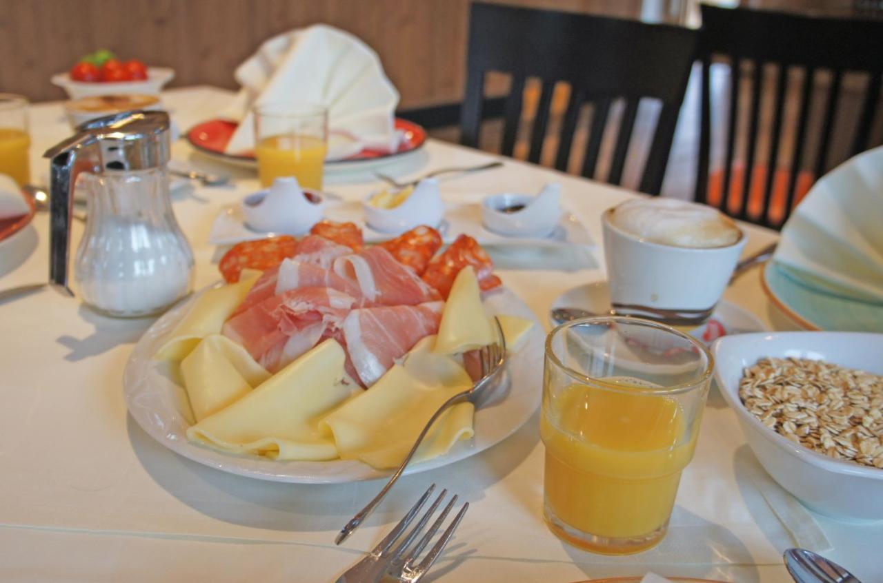 Hotel Heimfeld Restaurant Cafe Garching an Der Alz 외부 사진